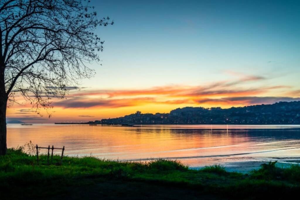 Апартаменты Primera Linea De Playa Rias Baixas, Моания Экстерьер фото
