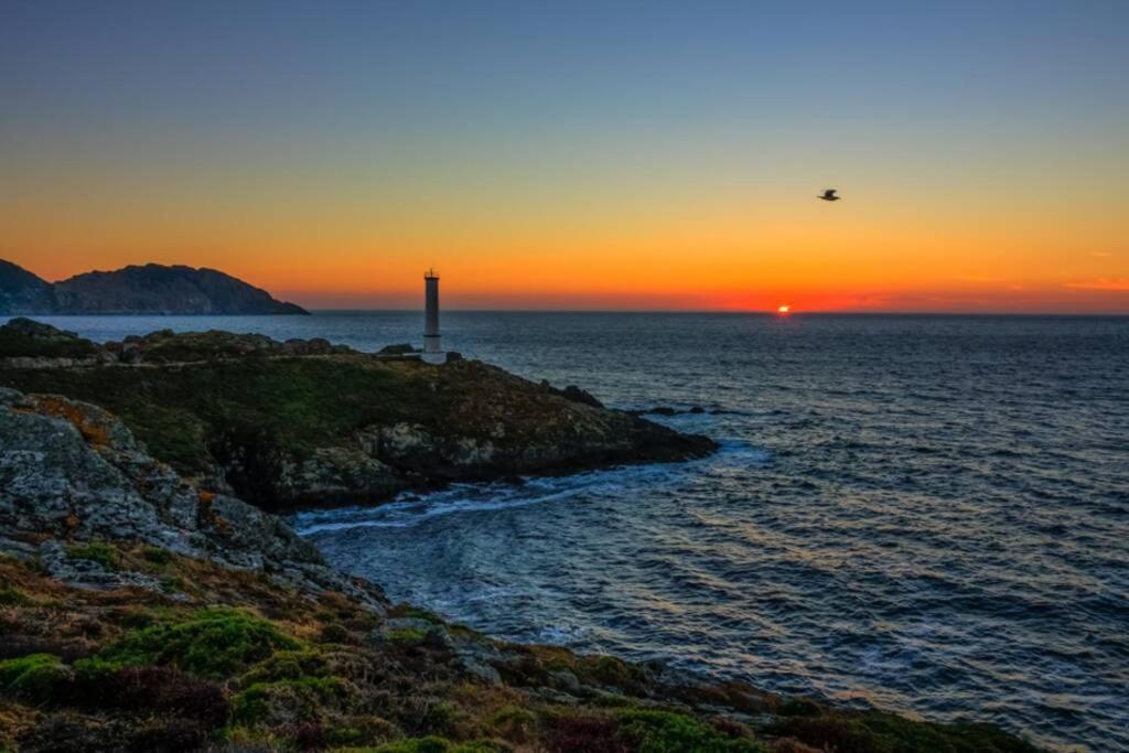 Апартаменты Primera Linea De Playa Rias Baixas, Моания Экстерьер фото