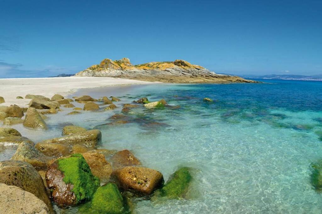 Апартаменты Primera Linea De Playa Rias Baixas, Моания Экстерьер фото